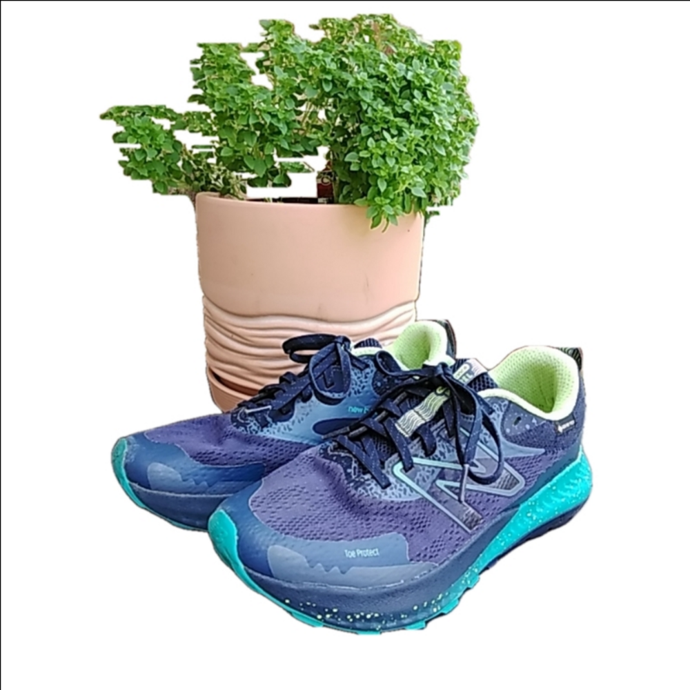 New Balance Blue and Teal Athletic Shoes